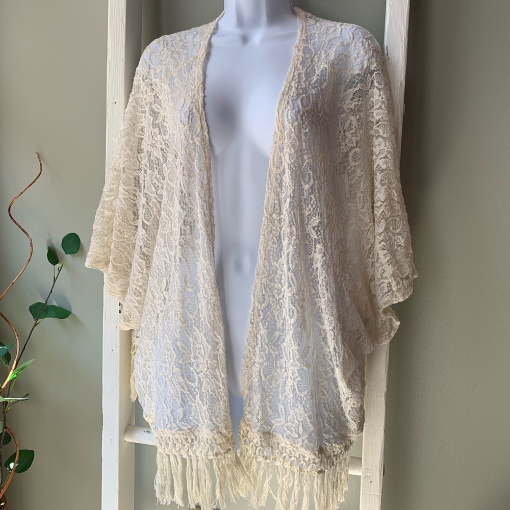 AMERICAN EAGLE OUTFITTERS Lace Kimono